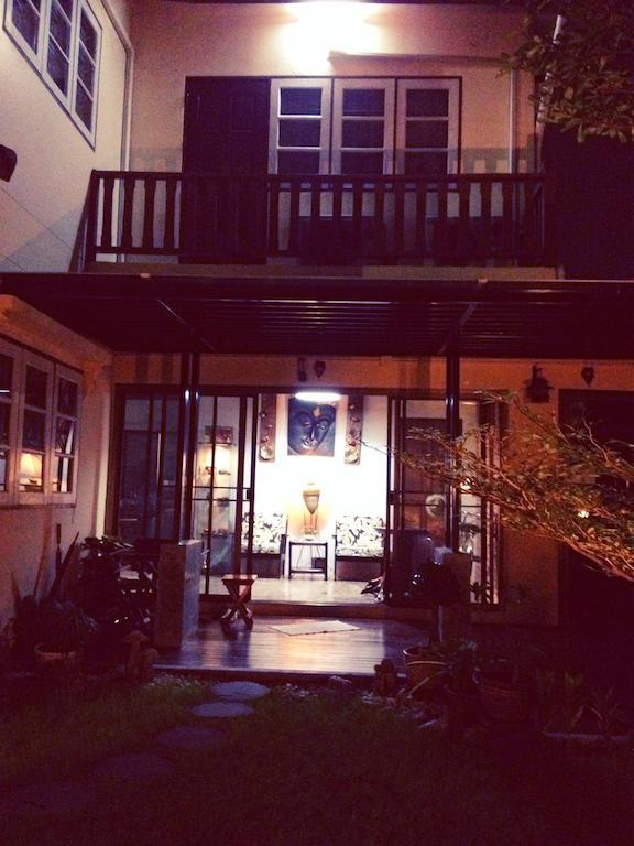 Mon Lodge & Yoga Donmueang Bangkok Exterior foto