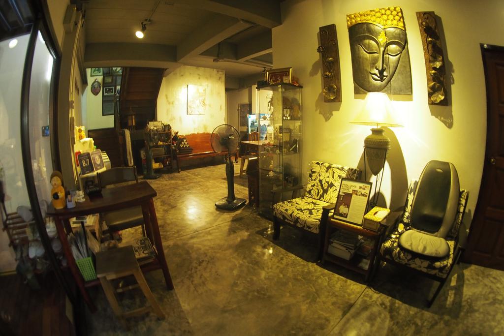 Mon Lodge & Yoga Donmueang Bangkok Exterior foto