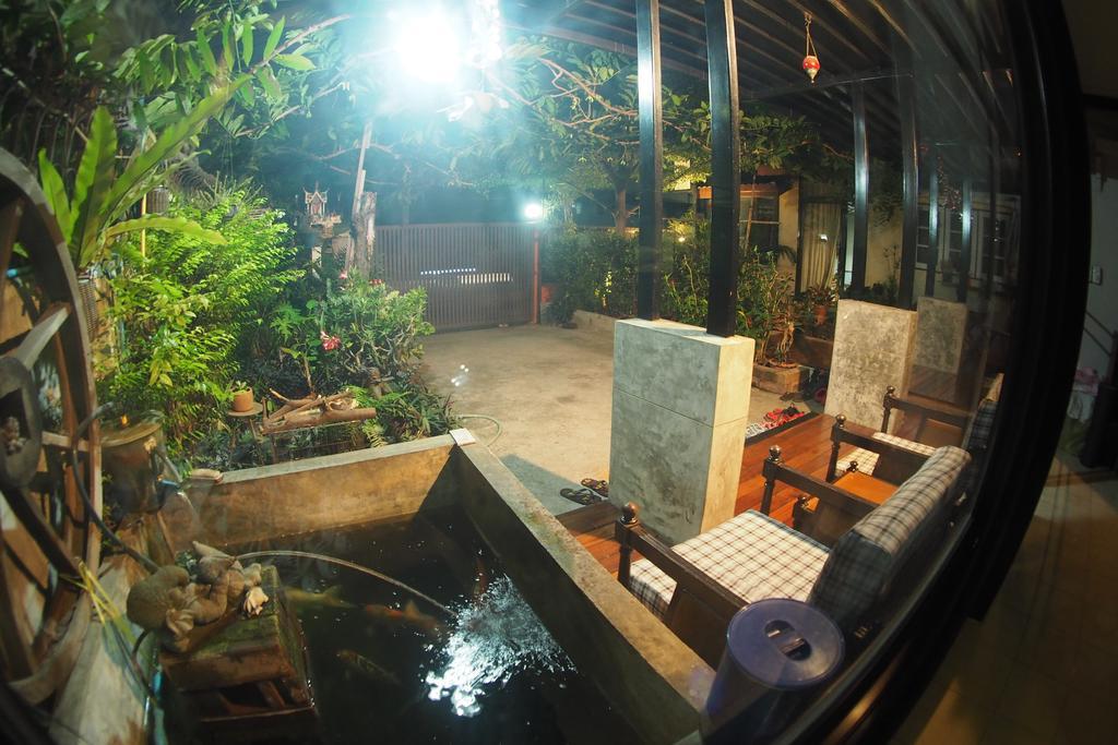 Mon Lodge & Yoga Donmueang Bangkok Exterior foto