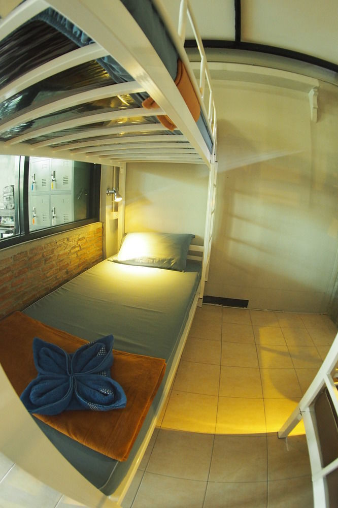 Mon Lodge & Yoga Donmueang Bangkok Exterior foto